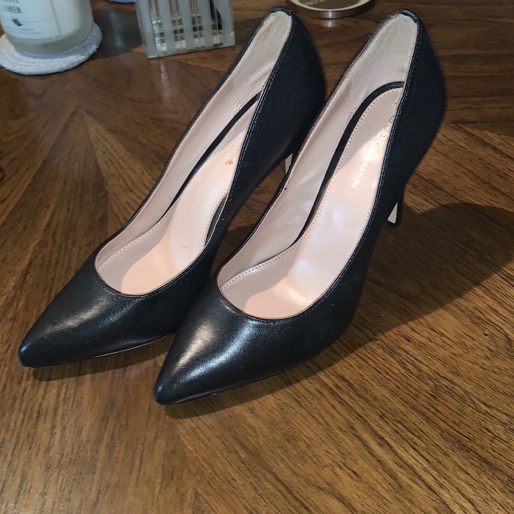 BCBG leather pumps size 10